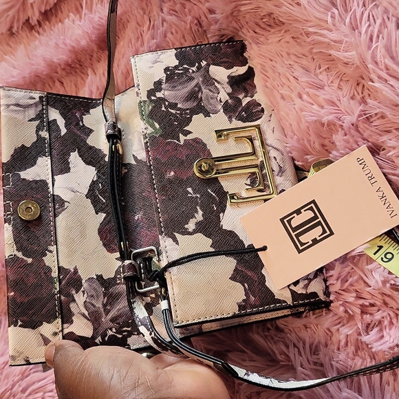 Wallet - Picture 9 of 10